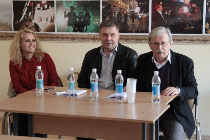 КОНФЕРЕНЦІЯ КІНОМИТЦІВ ТА СВІТЛАНИ СТЕПАНЕНКО